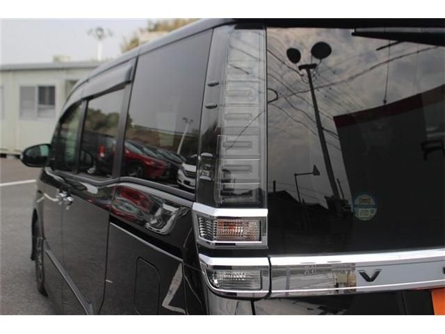 TOYOTA VOXY 2017 Image 31