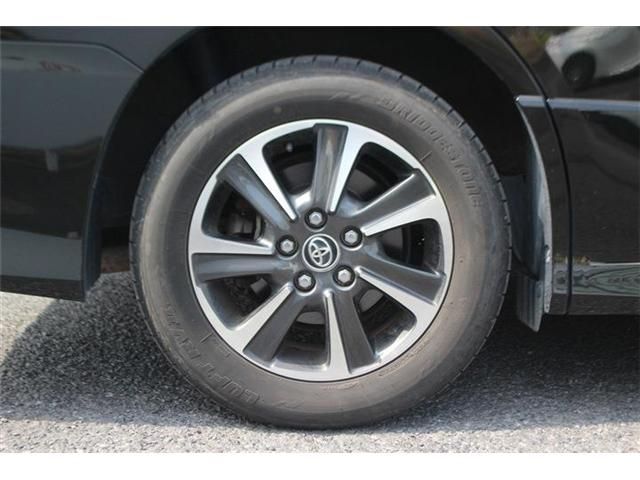 TOYOTA VOXY 2017 Image 31