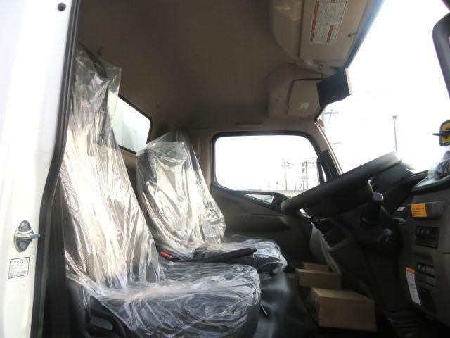 MITSUBISHI CANTER 2025 Image 31