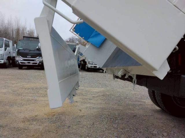 ISUZU ELF 2015 Image 31