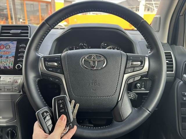 TOYOTA LANDCRUISER PRADO 2023 Image 31