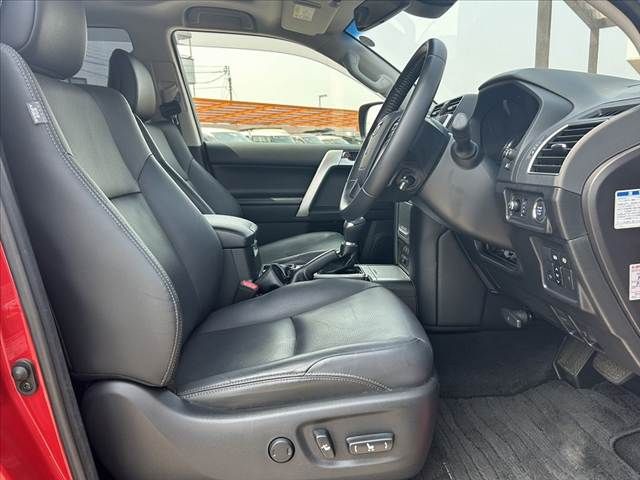 TOYOTA LANDCRUISER PRADO 2023 Image 31