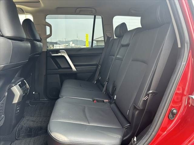 TOYOTA LANDCRUISER PRADO 2023 Image 31