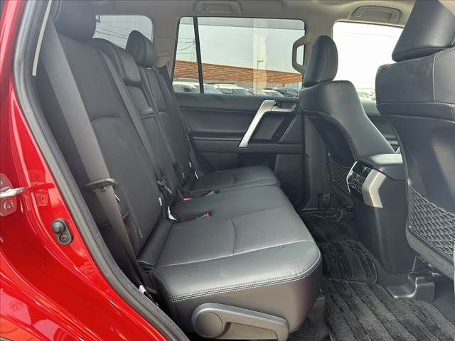 TOYOTA LANDCRUISER PRADO 2023 Image 31