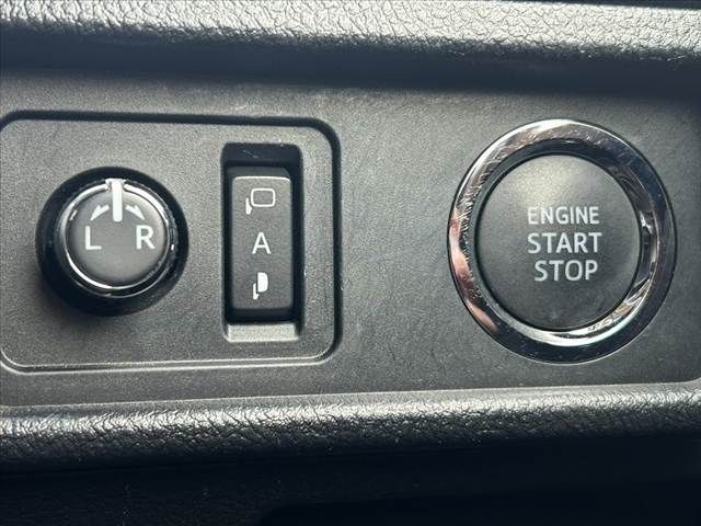 TOYOTA LANDCRUISER PRADO 2023 Image 31