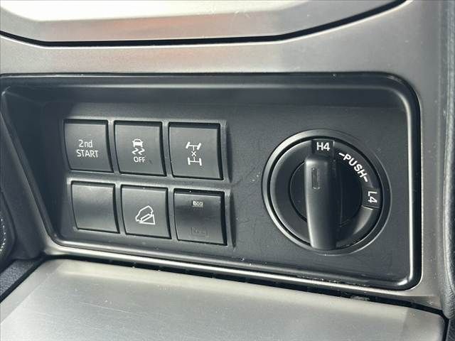 TOYOTA LANDCRUISER PRADO 2023 Image 31