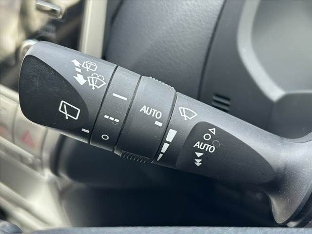 TOYOTA LANDCRUISER PRADO 2023 Image 31