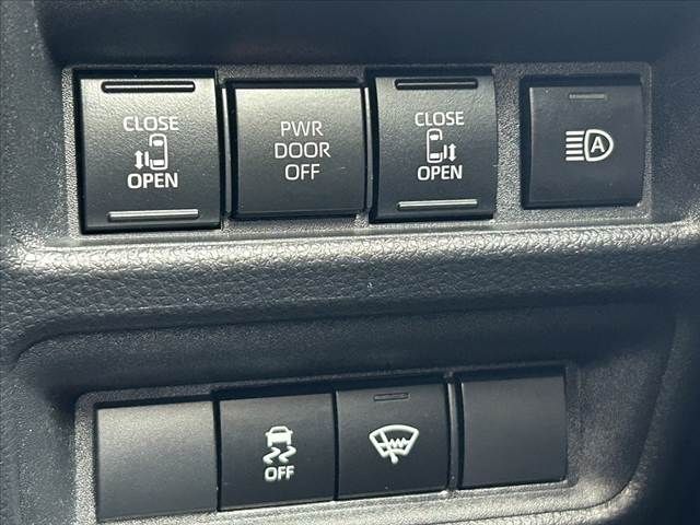 TOYOTA SIENTA HYBRID 2023 Image 31