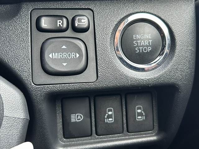 TOYOTA HIACE VAN 4WD 2023 Image 31