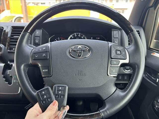 TOYOTA HIACE VAN 4WD 2023 Image 31