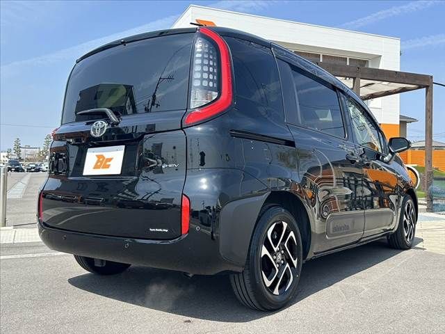 TOYOTA SIENTA HYBRID 2024 Image 31