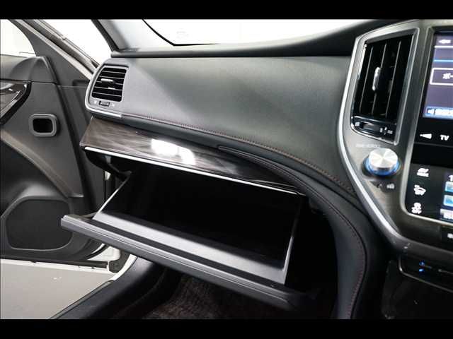 TOYOTA CROWN SEDAN HYBRID 2014 Image 31