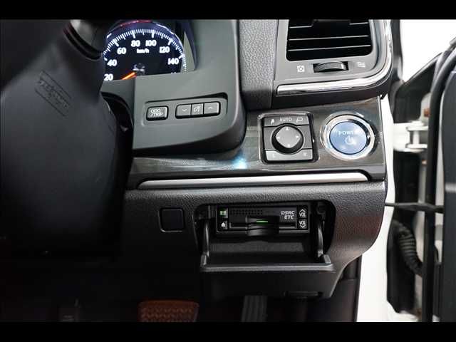 TOYOTA CROWN SEDAN HYBRID 2014 Image 31