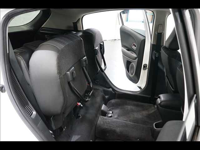 HONDA VEZEL HYBRID 2015 Image 31