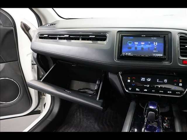 HONDA VEZEL HYBRID 2015 Image 31