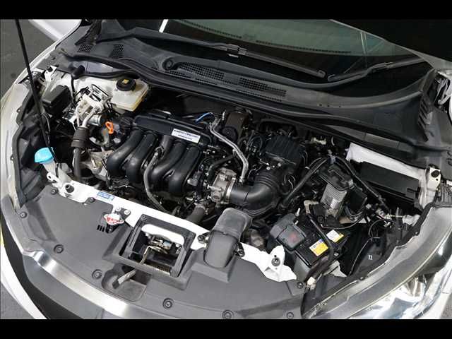 HONDA VEZEL HYBRID 2015 Image 31