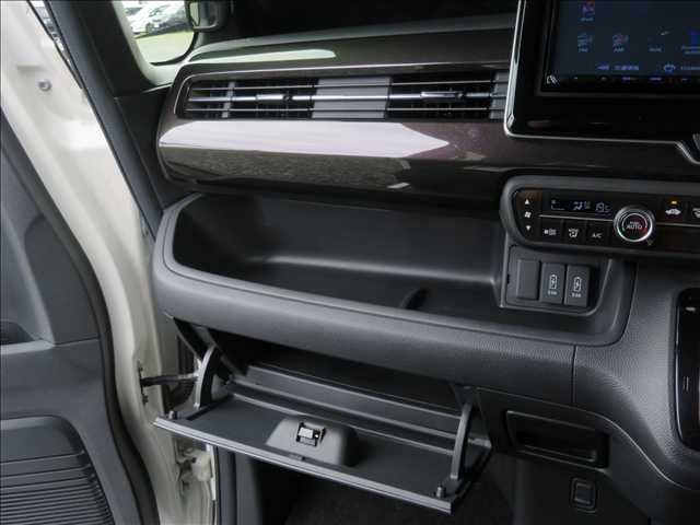 HONDA N BOX CUSTOM 2019 Image 31