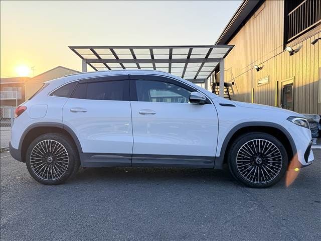 MERCEDES BENZ EQA 2021 Image 31