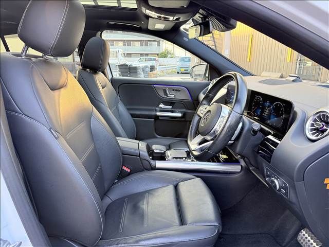 MERCEDES BENZ EQA 2021 Image 31