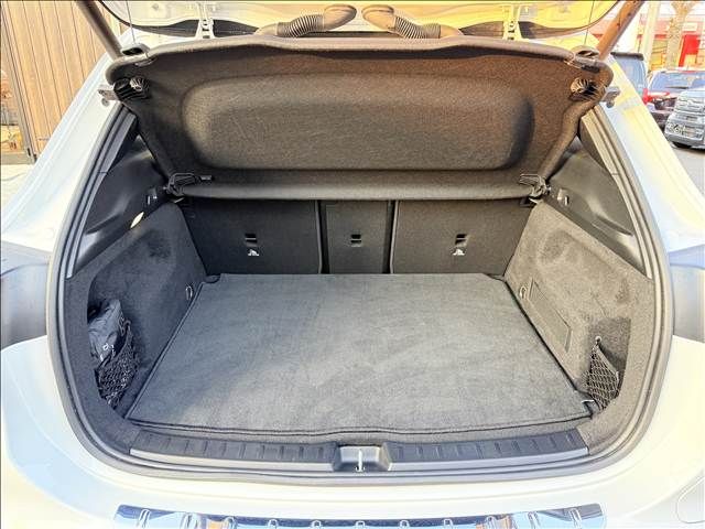 MERCEDES BENZ EQA 2021 Image 31