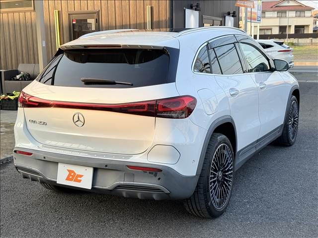 MERCEDES BENZ EQA 2021 Image 31