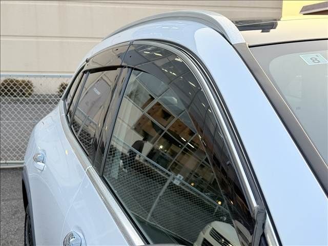 MERCEDES BENZ EQA 2021 Image 31