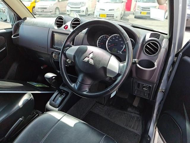 MITSUBISHI PAJERO MINI 2010 Image 31