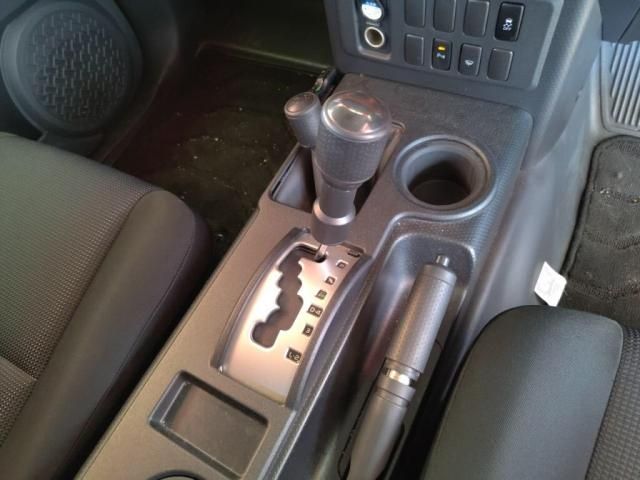 TOYOTA FJ CRUISER 4WD 2013 Image 31