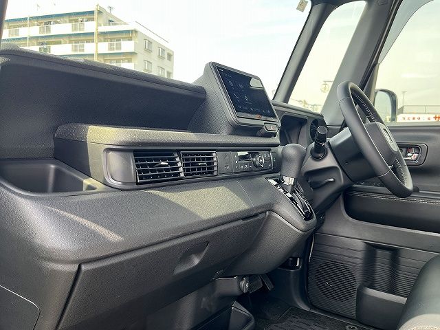 HONDA N BOX CUSTOM 2025 Image 31