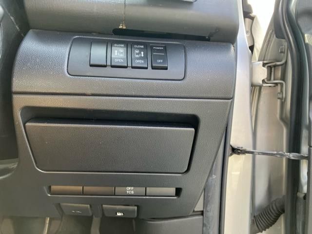 MAZDA MPV 2006 Image 31