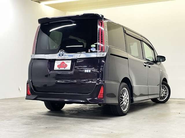 TOYOTA NOAH HYBRID 2018 Image 31