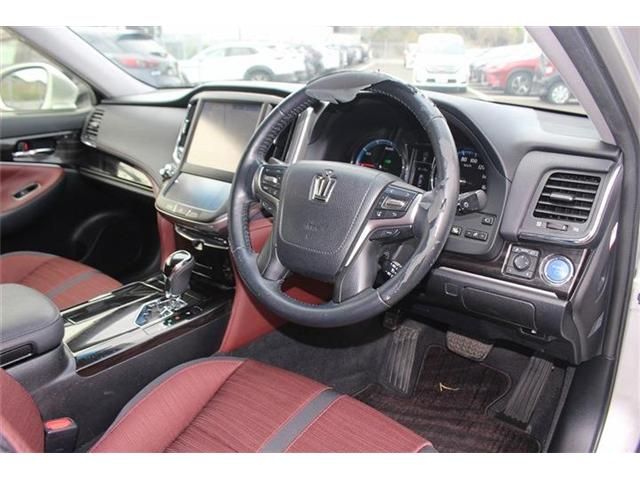 TOYOTA CROWN SEDAN HYBRID 2015 Image 31