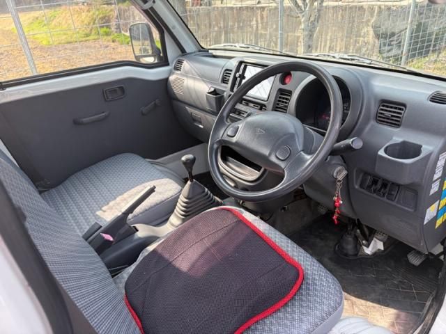 DAIHATSU HIJET TRUCK 4WD 2011 Image 31