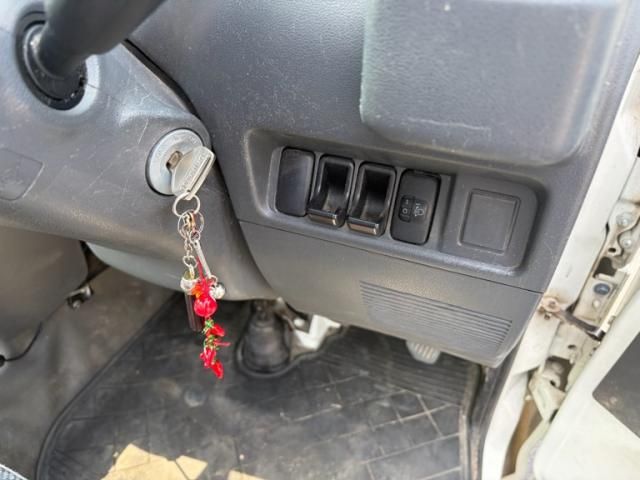 DAIHATSU HIJET TRUCK 4WD 2011 Image 31