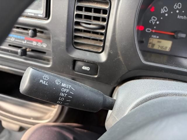 DAIHATSU HIJET TRUCK 4WD 2011 Image 31