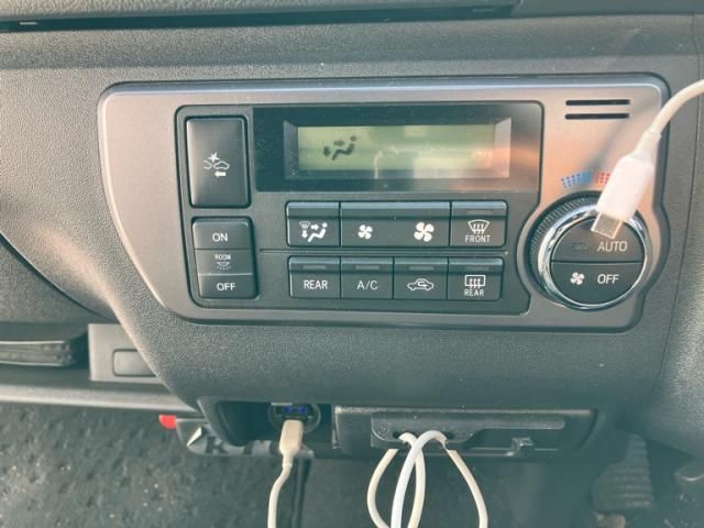 TOYOTA HIACE VAN 2WD 2019 Image 31