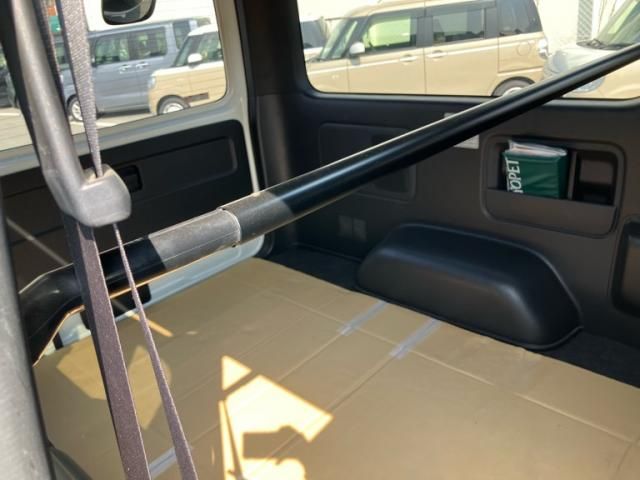 TOYOTA HIACE VAN 2WD 2019 Image 31