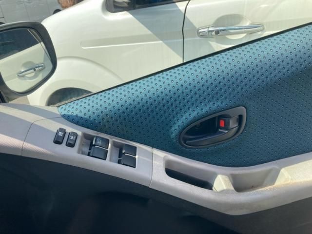 TOYOTA VITZ 2005 Image 31