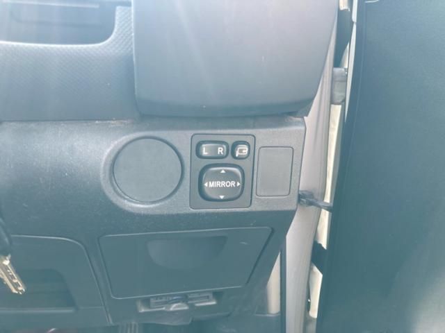 TOYOTA VITZ 2005 Image 31