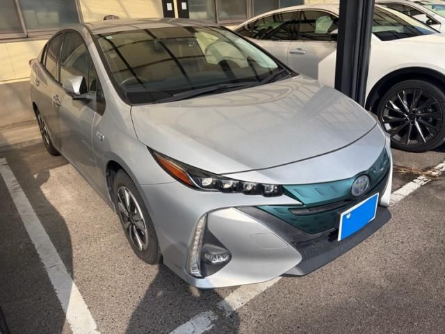 TOYOTA PRIUS PHV 2017 Image 31