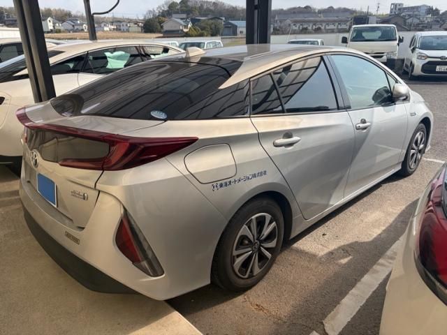 TOYOTA PRIUS PHV 2017 Image 31