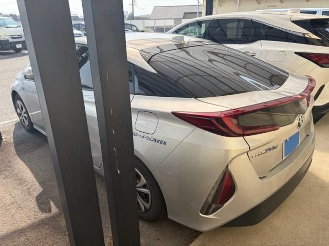 TOYOTA PRIUS PHV 2017 Image 31