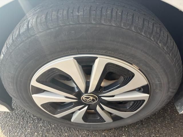 TOYOTA PRIUS PHV 2017 Image 31