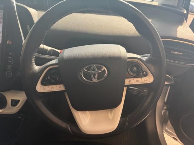 TOYOTA PRIUS PHV 2017 Image 31