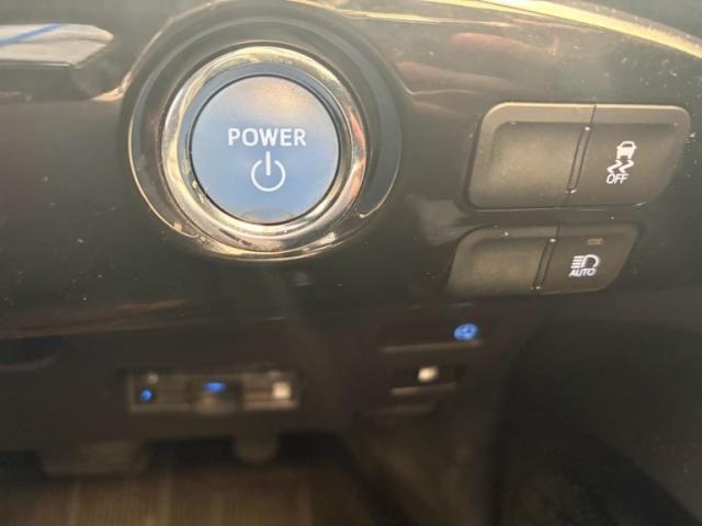 TOYOTA PRIUS PHV 2017 Image 31