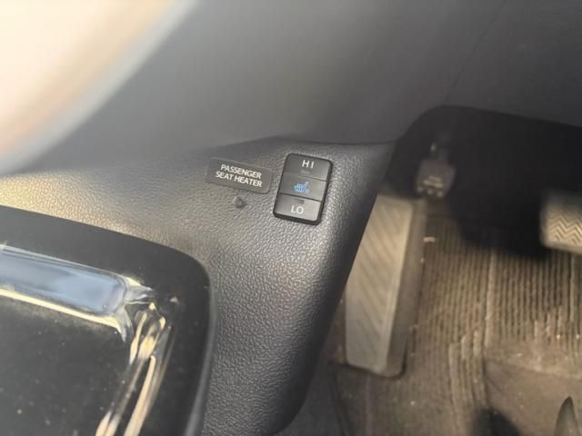 TOYOTA PRIUS PHV 2017 Image 31