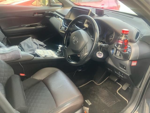 TOYOTA C-HR 2017 Image 31