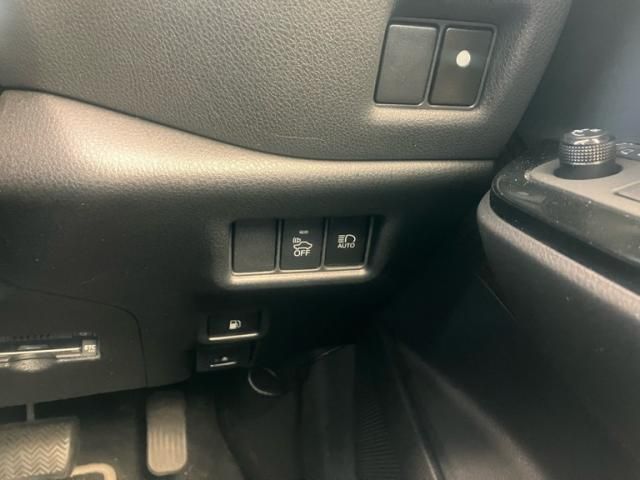 TOYOTA C-HR 2017 Image 31