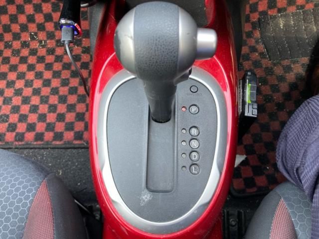 NISSAN JUKE 2012 Image 31