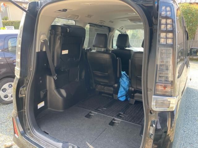 TOYOTA VOXY HYBRID 2016 Image 31